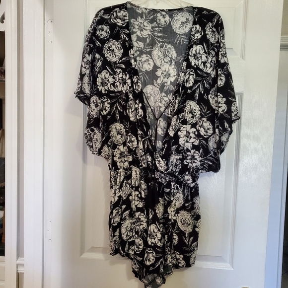 Vera Bradley Romper-oversized Small - Picture 3 of 9